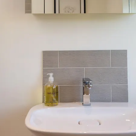 Stunningly Spacious And Annexe With 7 Beds * York