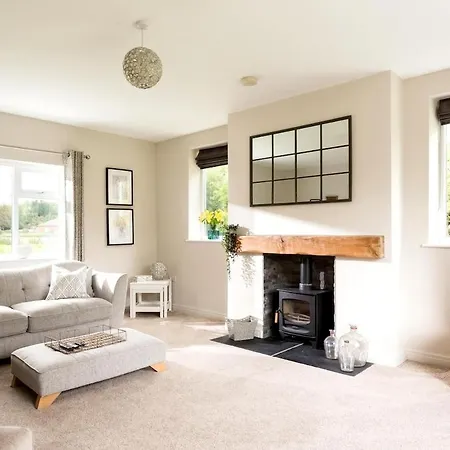 Nyaraló Stunningly Spacious And Annexe With 7 Beds *