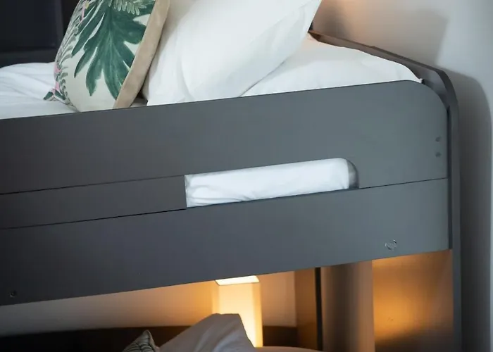 Stunningly Spacious And Annexe With 7 Beds York