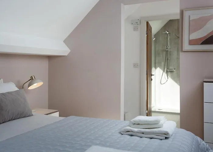 Stunningly Spacious And Annexe With 7 Beds York