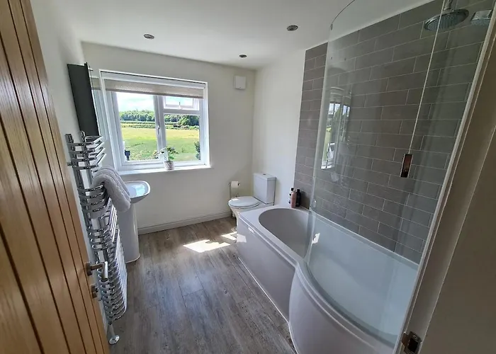 Stunningly Spacious And Annexe With 7 Beds