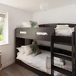 בית נופש Stunningly Spacious And Annexe With 7 Beds *