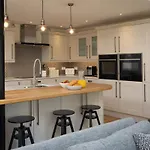 Stunningly Spacious And Annexe With 7 Beds יורק
