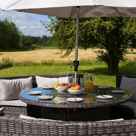 Stunningly Spacious And Annexe With 7 Beds Hébergement de vacances *