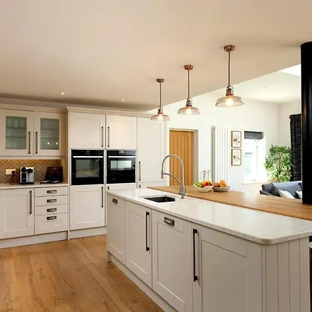 בית נופש Stunningly Spacious And Annexe With 7 Beds