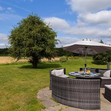 Stunningly Spacious And Annexe With 7 Beds York