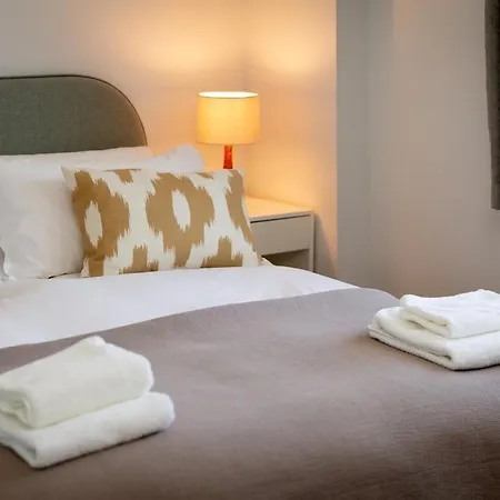 Stunningly Spacious And Annexe With 7 Beds York