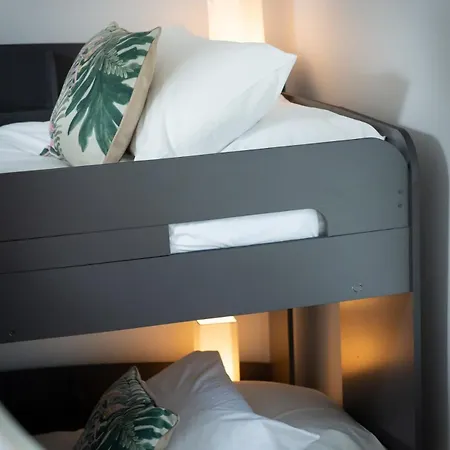 Stunningly Spacious And Annexe With 7 Beds York