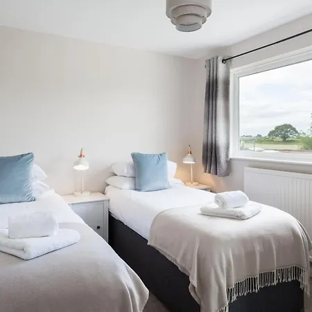 Stunningly Spacious And Annexe With 7 Beds Feriehus York