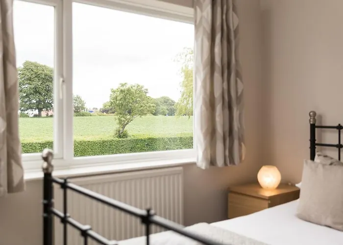 Stunningly Spacious And Annexe With 7 Beds *