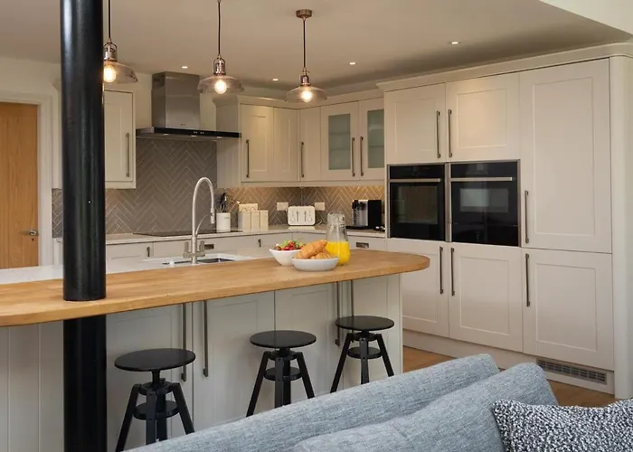 Stunningly Spacious And Annexe With 7 Beds York