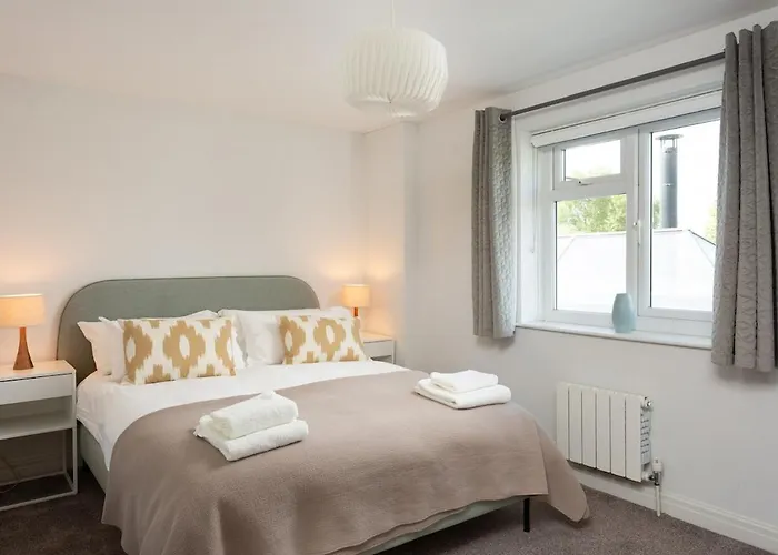 Stunningly Spacious And Annexe With 7 Beds York